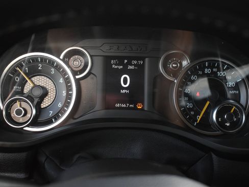 Used 2020 RAM 1500 Big Horn RWD image 30