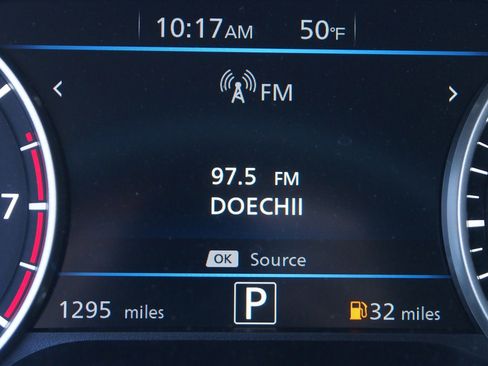 Used 2020 Nissan Sentra SR image 29