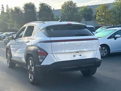 Used 2024 Hyundai Kona SEL w/ Convenience Package FWD image 2