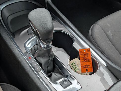 Used 2024 Chevrolet Malibu LT FWD image 19
