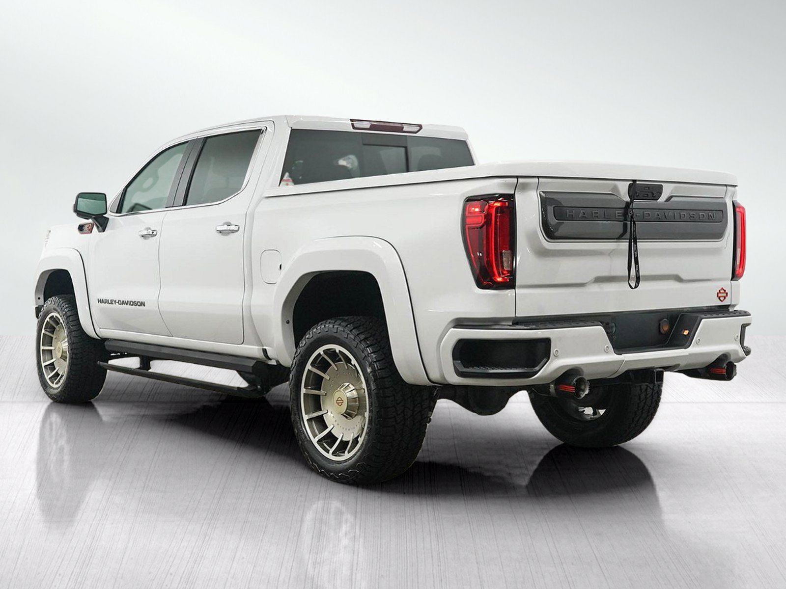 Used 2021 GMC Sierra 1500 SLT w/ SLT Premium Plus Package AWD/4WD image 4