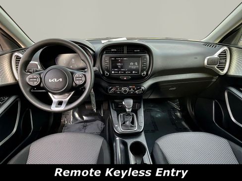 Used 2025 Kia Soul LX FWD image 7