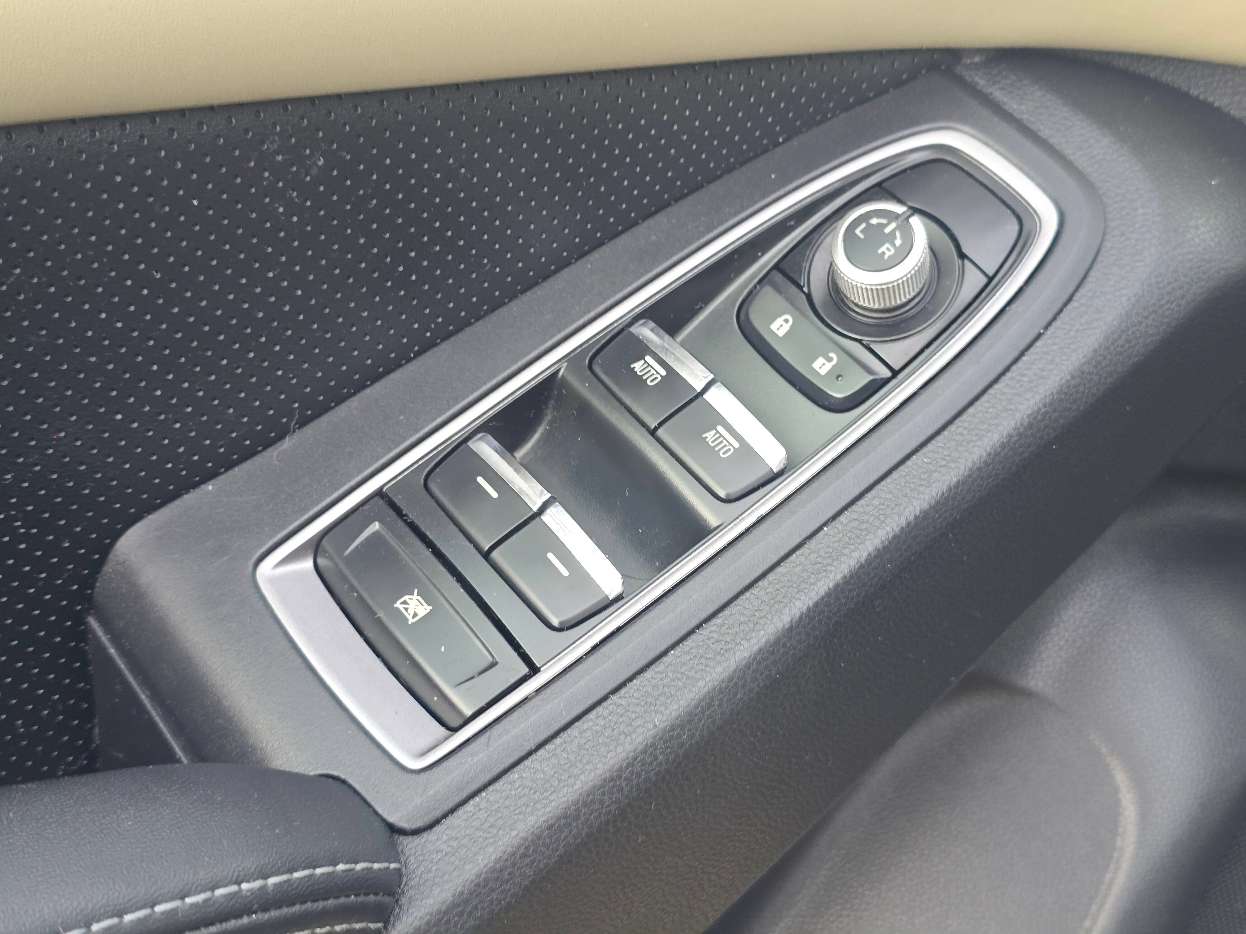 Used 2019 Subaru Ascent Limited AWD/4WD image 23