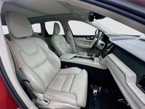 Used 2021 Volvo XC60 T6 Inscription AWD/4WD image 28