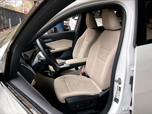 Certified 2025 BMW X2 xDrive28i image 7