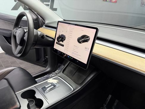 Used 2021 Tesla Model Y Long Range AWD/4WD image 47