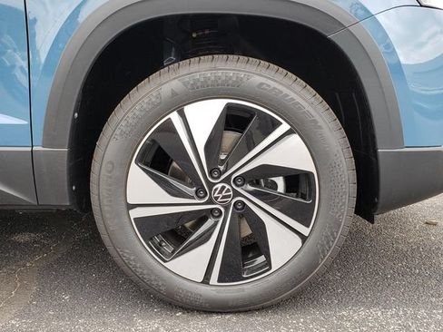 New 2026 Volkswagen Taos SE AWD/4WD image 12