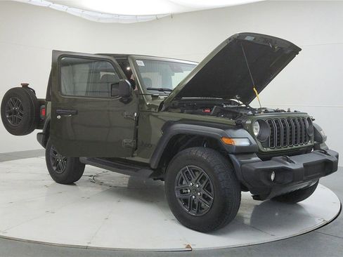 Used 2024 Jeep Wrangler Sport S image 9