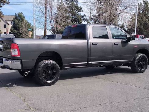 Used 2024 RAM 2500 Tradesman w/ Chrome Appearance Group image 9