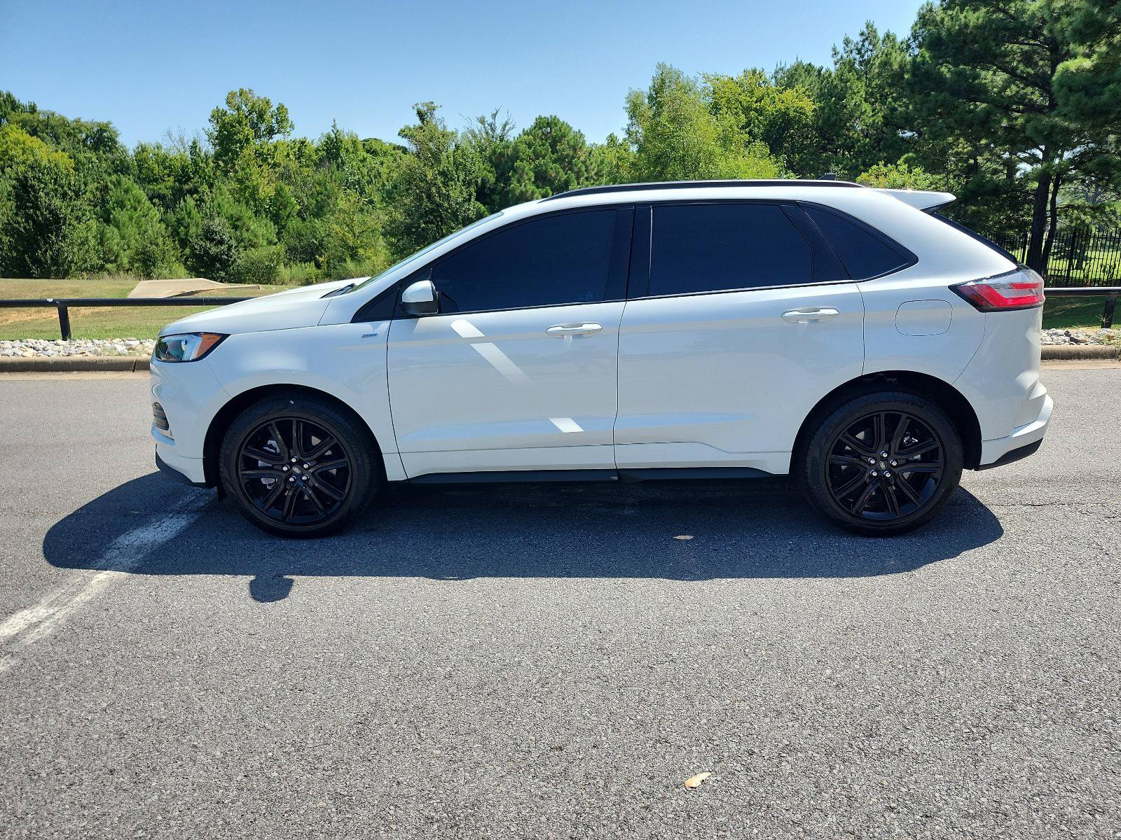 Used 2024 Ford Edge ST-Line AWD/4WD image 2