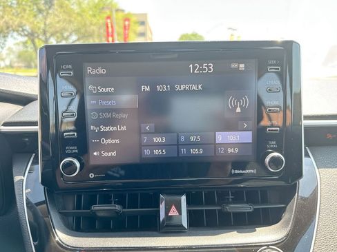 Used 2021 Toyota Corolla LE image 26