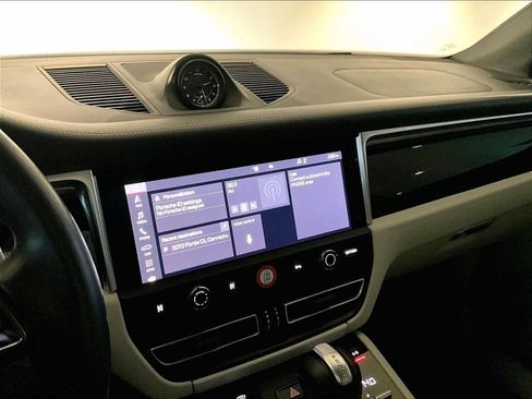 Used 2023 Porsche Macan S image 19