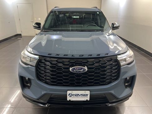 New 2026 Ford Explorer ST-Line image 2