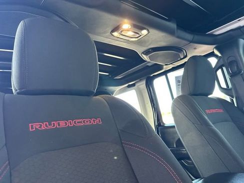 Used 2023 Jeep Wrangler Unlimited Rubicon image 18
