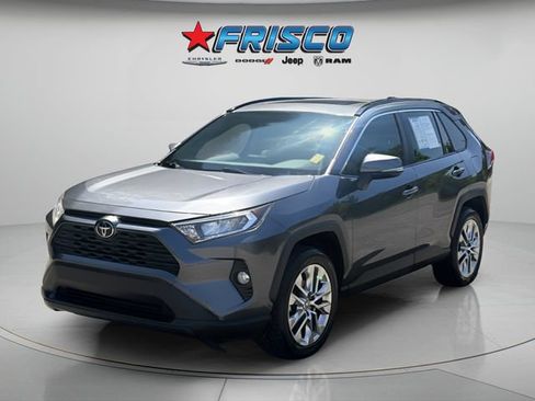 Used 2019 Toyota RAV4 XLE Premium FWD image 3