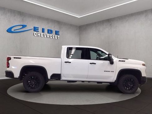 New 2026 Chevrolet Silverado 2500 LTZ w/ LTZ Plus Package AWD/4WD image 9