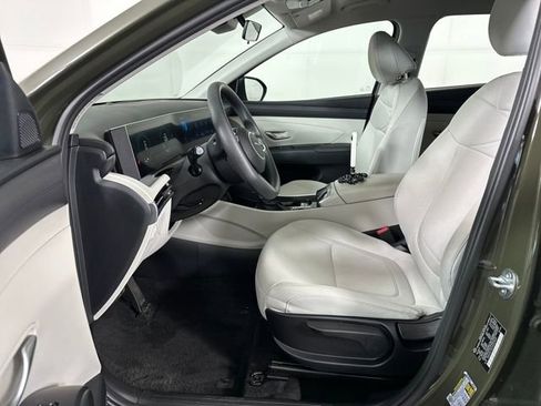 Certified 2025 Hyundai Tucson SE image 11