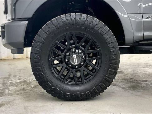 Used 2022 Ford F250 Lariat w/ Tremor Off-Road Package AWD/4WD image 10