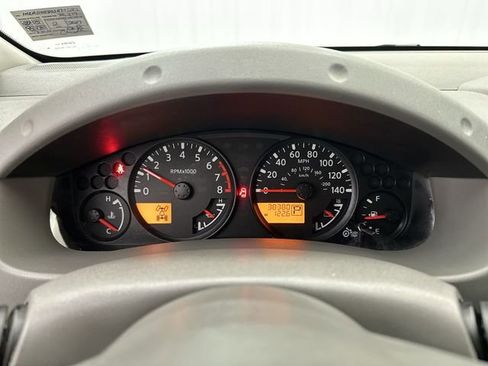 Used 2018 Nissan Frontier SV AWD/4WD image 14