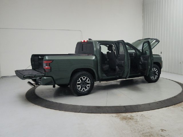Used 2023 Nissan Frontier SV w/ SV Convenience Package RWD image 16