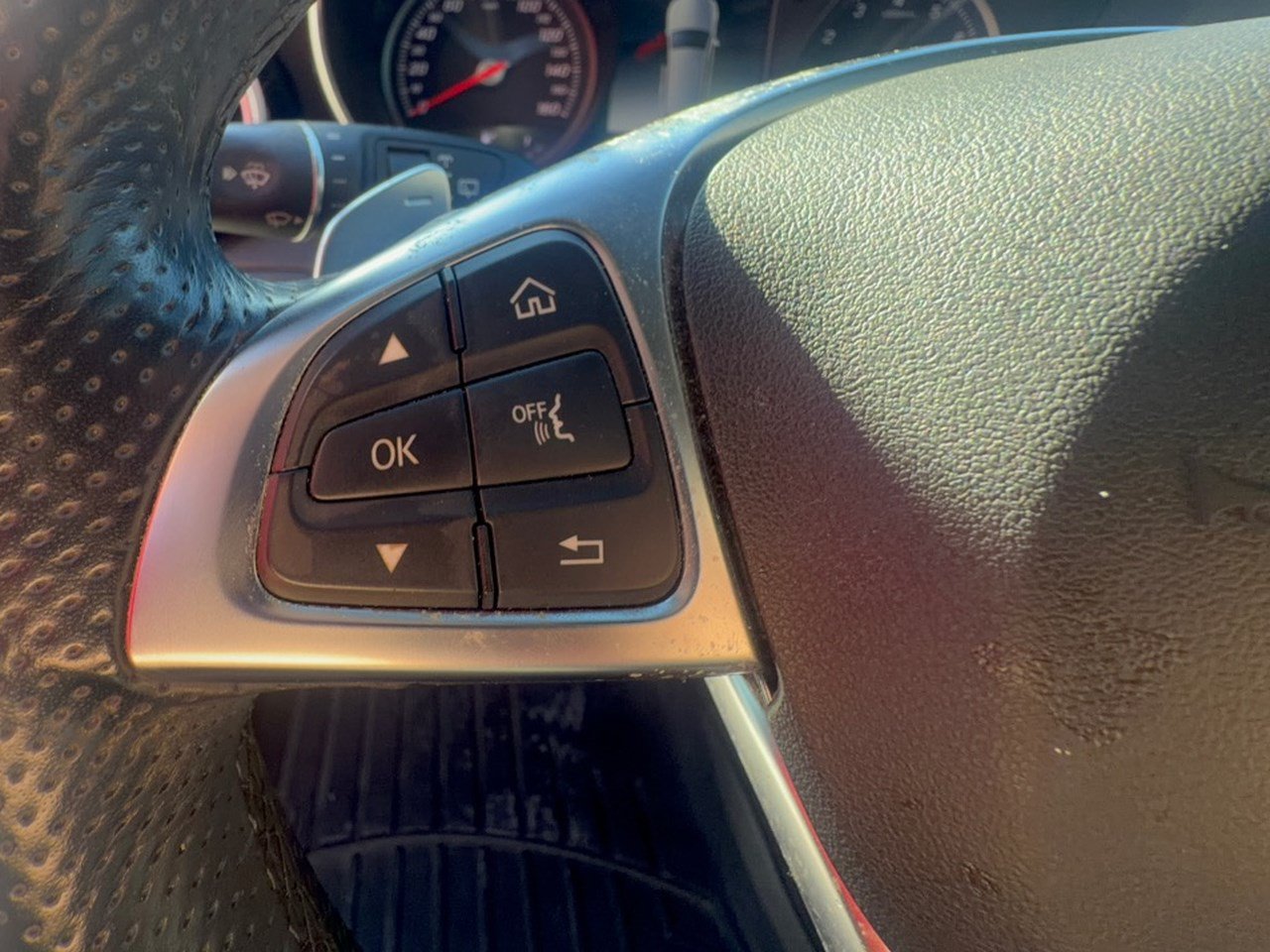 Used 2019 Mercedes-Benz GLC 300 image 18