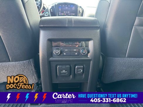 Used 2023 Chevrolet Traverse High Country FWD image 26