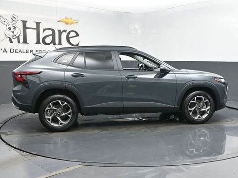 New 2026 Chevrolet Trax LT w/ Driver Confidence Package image 15