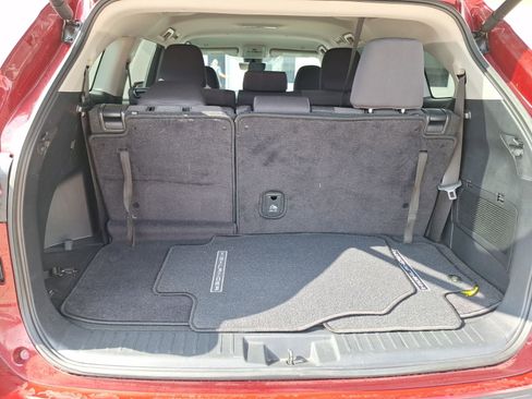 Used 2024 Toyota Highlander LE image 35