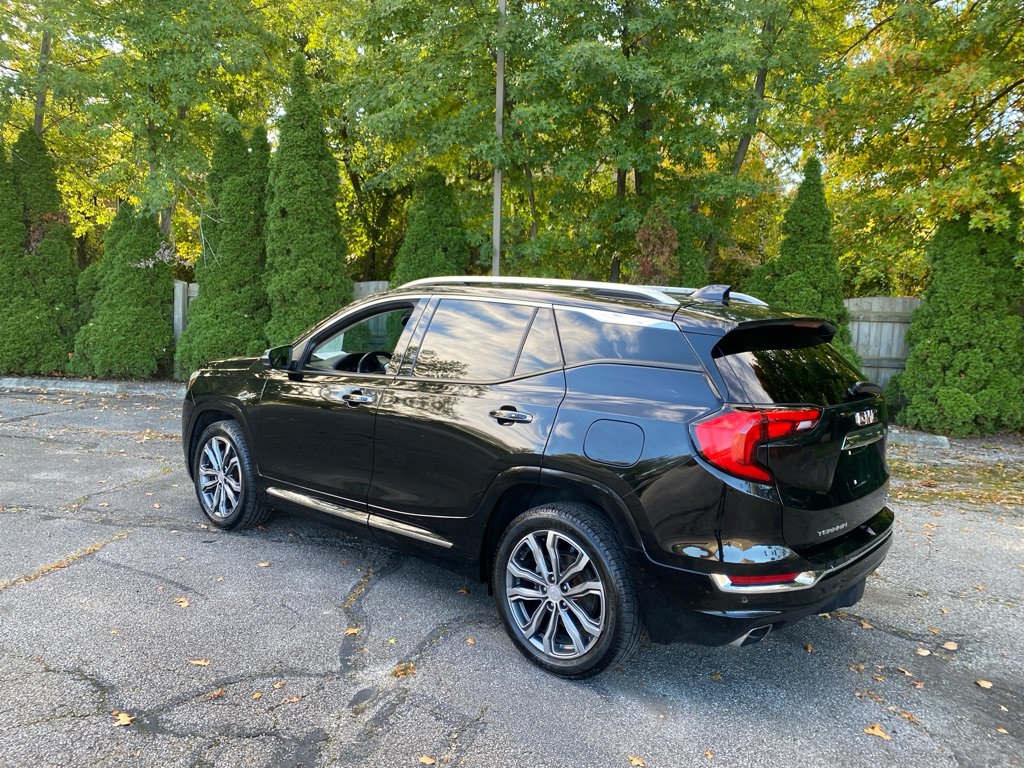 Used 2019 GMC Terrain Denali w/ Driver Alert Package II AWD/4WD image 3