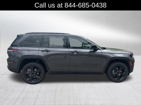 New 2026 Jeep Grand Cherokee Limited w/ Limited Altitude Package AWD/4WD image 4