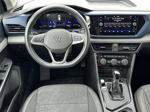 Used 2024 Volkswagen Taos SE FWD image 17