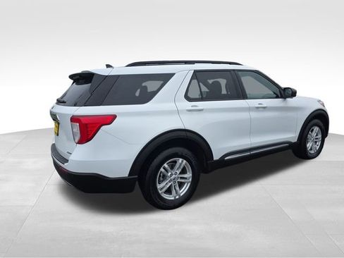 Used 2023 Ford Explorer XLT w/ Equipment Group 202A image 7