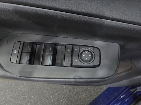 Used 2026 Toyota Prius SE image 28