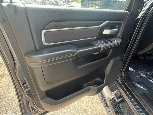 Used 2025 RAM 2500 Big Horn AWD/4WD image 14