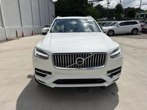 Used 2024 Volvo XC90 T8 Plus w/ Protection Package Premier AWD/4WD image 6