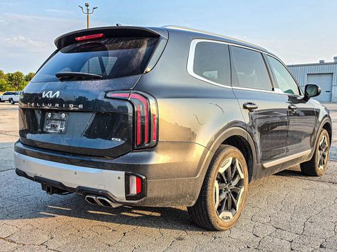 Used 2024 Kia Telluride EX w/ EX Captain's Chair Package AWD/4WD image 6