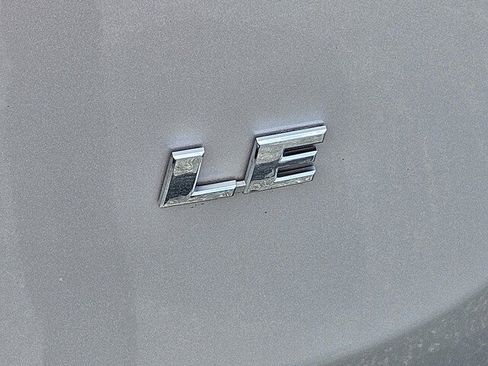Used 2015 Toyota RAV4 LE FWD image 30