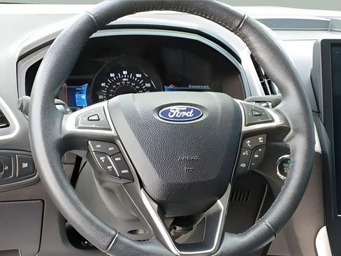Used 2022 Ford Edge SEL image 9