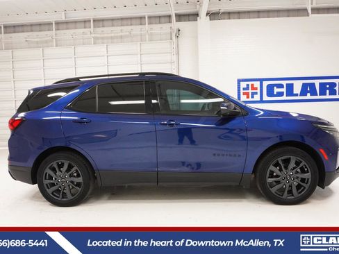 Used 2023 Chevrolet Equinox RS w/ RS Leather Package image 4