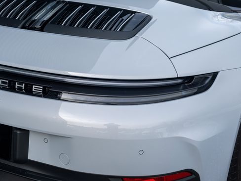Certified 2025 Porsche 911 Carrera image 42