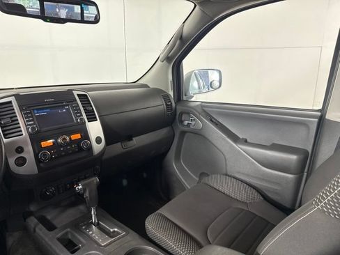 Used 2018 Nissan Frontier PRO-4X AWD/4WD image 28