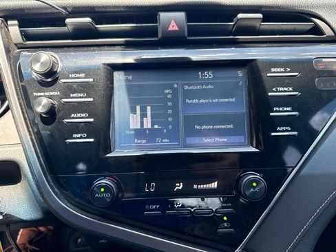 Used 2018 Toyota Camry SE FWD image 9