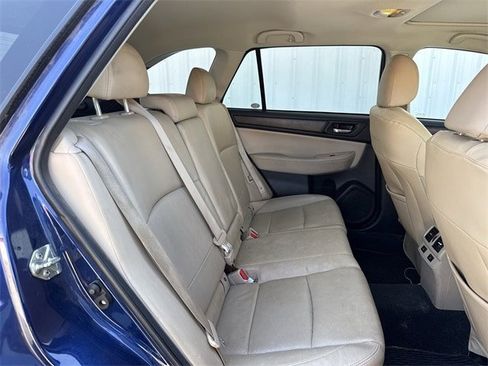 Used 2017 Subaru Outback 2.5i Limited image 32
