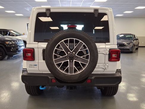 Certified 2023 Jeep Wrangler Unlimited Sahara w/ Cold Weather Group AWD/4WD image 5