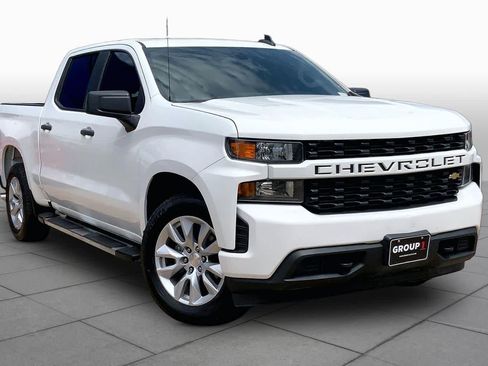 Used 2020 Chevrolet Silverado 1500 Custom w/ Infotainment Package RWD image 3