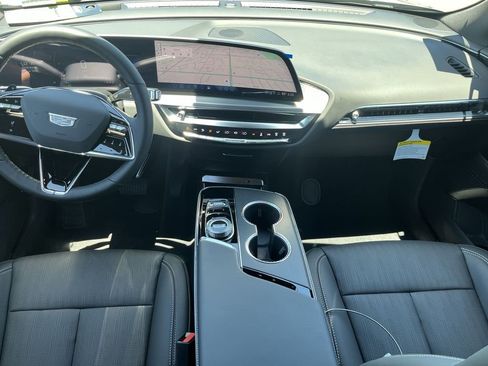 New 2025 Cadillac Lyriq Luxury image 13