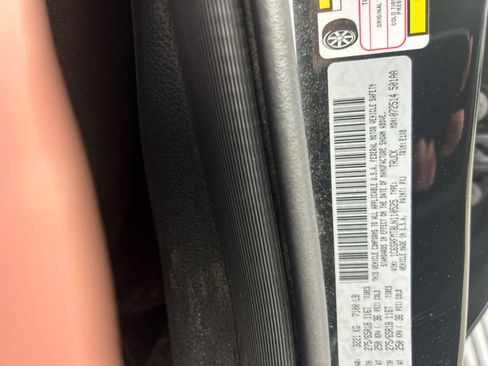 Used 2020 RAM 1500 Big Horn AWD/4WD image 14