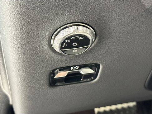 New 2026 Mercedes-Benz GLC 350e 4MATIC image 11