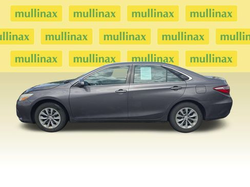Used 2016 Toyota Camry LE FWD image 11