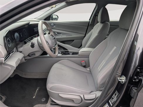 Used 2023 Hyundai Elantra SEL w/ Convenience Package FWD image 14